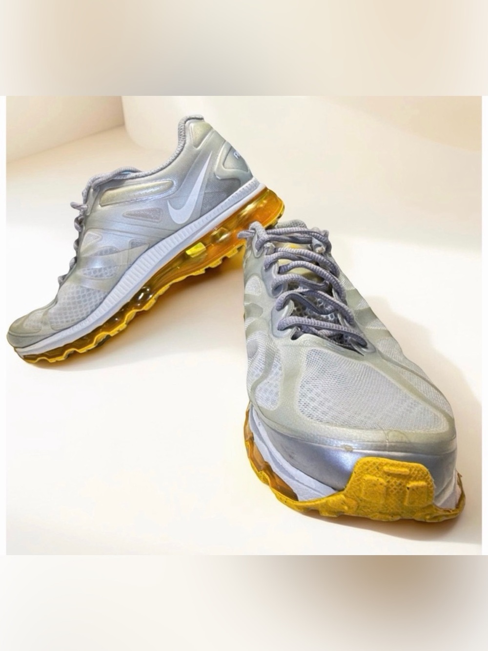 Nike Air Max+ 2010 Livestrong Silver Gold Running Sneakers | Women's 9.5